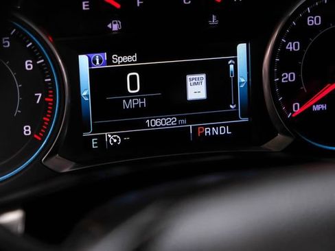 Used 2019 Chevrolet Traverse RS image 17