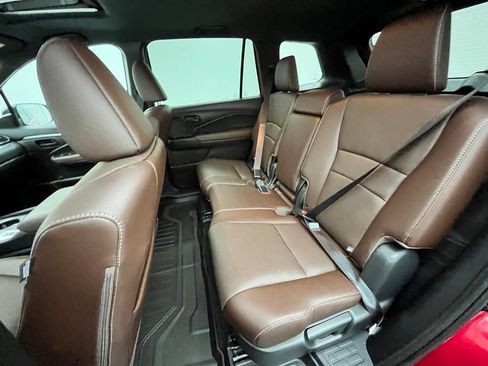 Used 2025 Honda Passport EX-L image 41