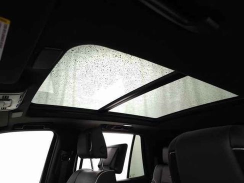 Used 2023 Cadillac Escalade Premium Luxury w/ LPO, Radiant Package image 17