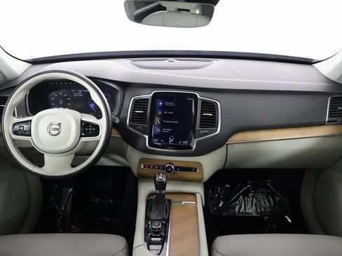 Used 2021 Volvo XC90 T6 Momentum w/ Climate Package AWD/4WD image 8