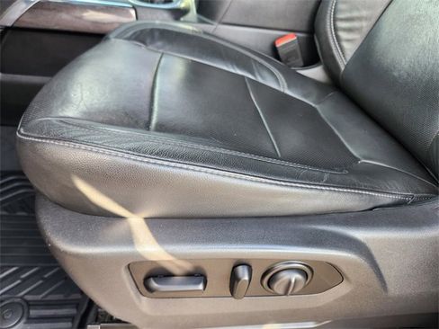 Used 2020 Chevrolet Silverado 3500 LTZ w/ LTZ Premium Package image 9