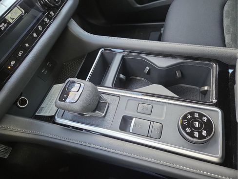 New 2026 Nissan Pathfinder SV image 25