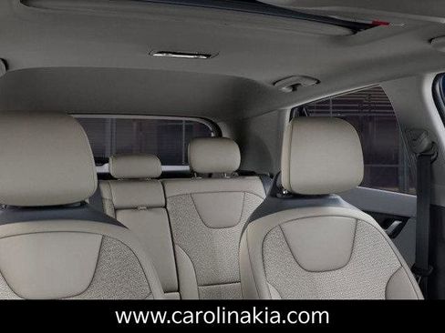 New 2025 Kia Niro EX Touring image 27