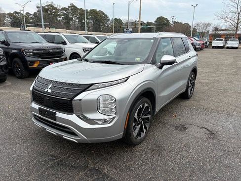 Used 2022 Mitsubishi Outlander SEL image 1