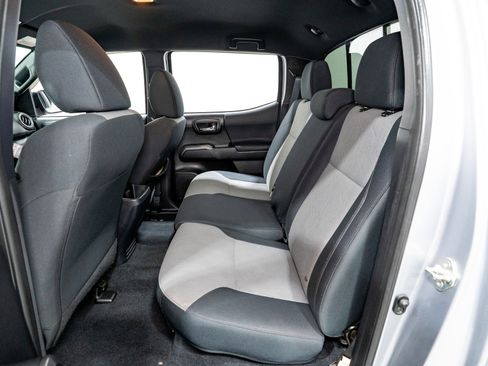 Used 2020 Toyota Tacoma TRD Off-Road w/ Technology Package image 33