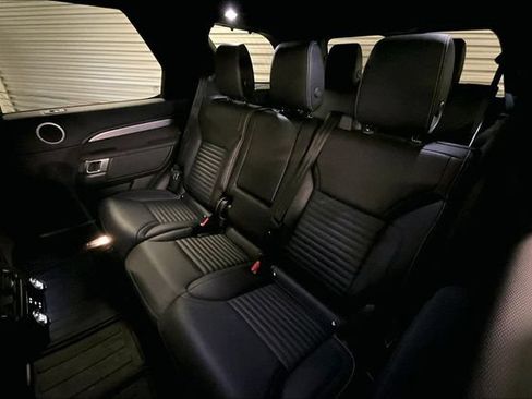 Certified 2025 Land Rover Discovery Dynamic SE AWD/4WD image 17