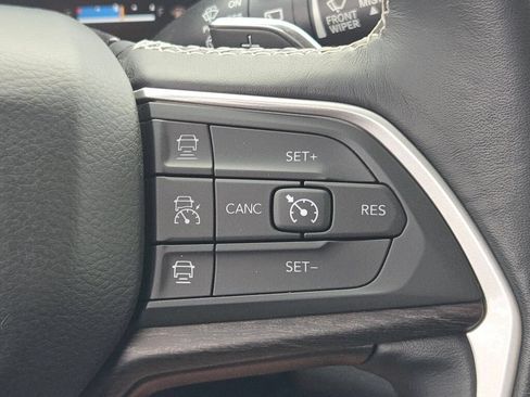 Used 2021 Jeep Grand Cherokee L Limited AWD/4WD image 31