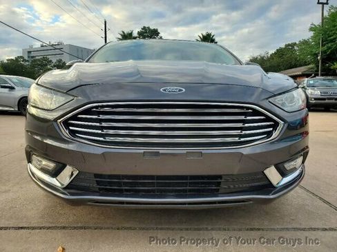 Used 2018 Ford Fusion SE w/ Fusion SE Technology Package image 5