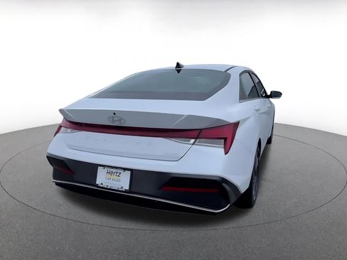 Used 2025 Hyundai Elantra Limited image 14