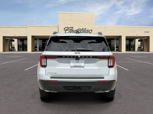 Used 2025 Ford Explorer Active RWD image 6