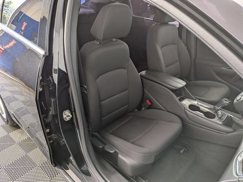 Used 2018 Chevrolet Malibu LT FWD image 27