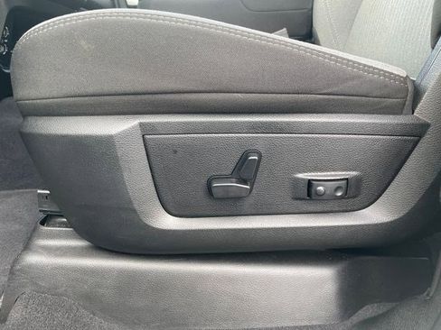 Certified 2024 RAM 2500 Big Horn AWD/4WD image 34