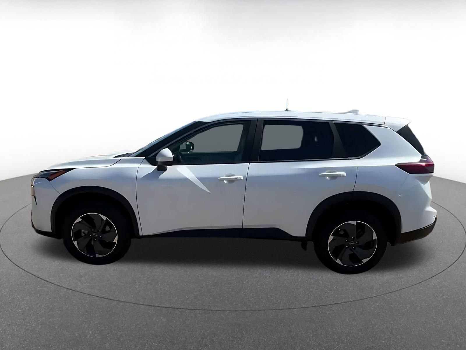 Used 2025 Nissan Rogue SV AWD/4WD image 8