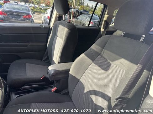 Used 2013 Jeep Compass Latitude image 21