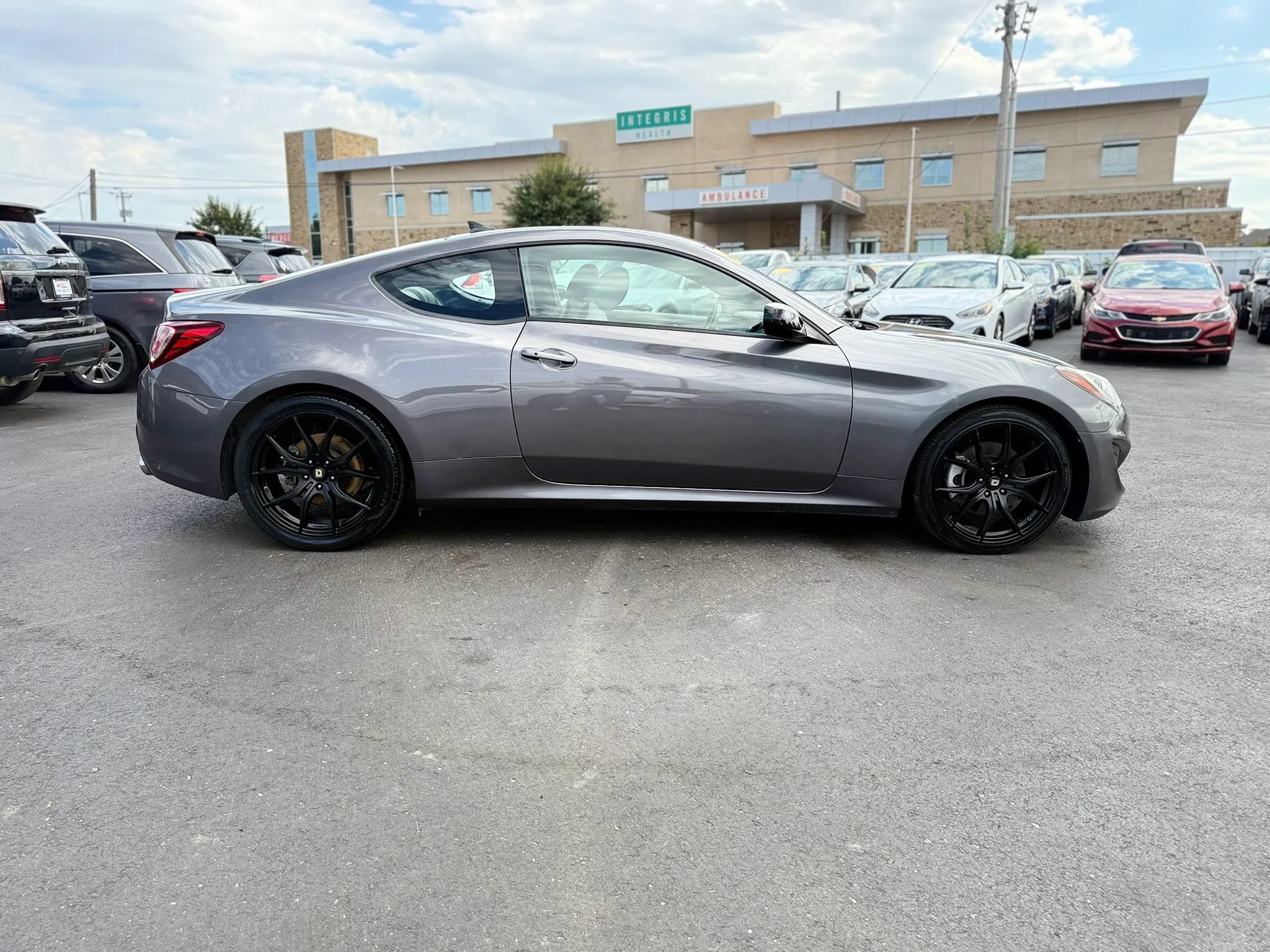 Used 2013 Hyundai Genesis 2.0T RWD image 2