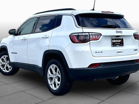 Used 2024 Jeep Compass Latitude AWD/4WD image 12