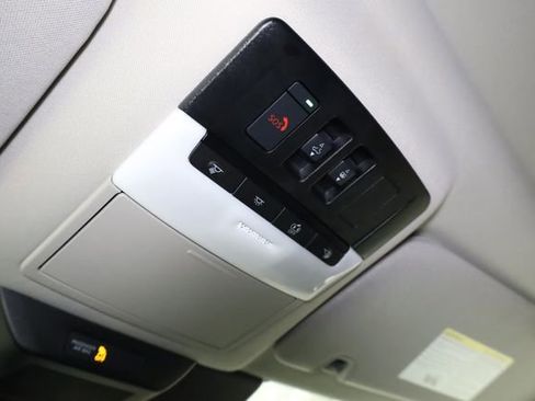 Used 2024 Nissan Pathfinder Platinum image 26