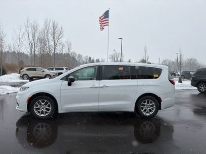 Used 2024 Chrysler Pacifica Touring-L