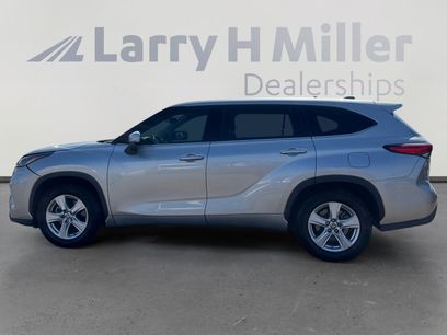 Used 2022 Toyota Highlander LE