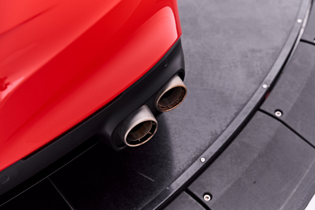 Used 2016 Ferrari F12 Berlinetta RWD image 31