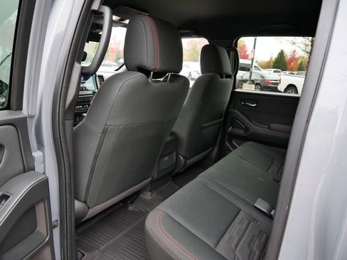 Used 2024 Nissan Frontier PRO-4X w/ Technology Package image 10