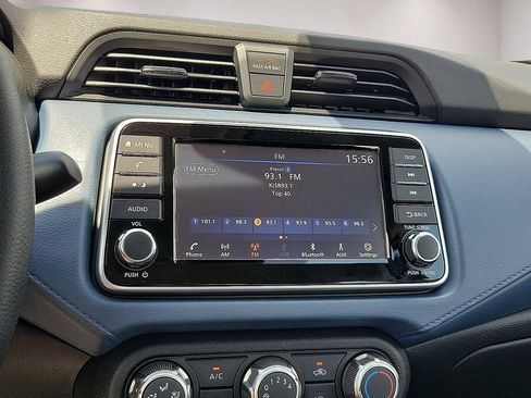 Used 2025 Nissan Versa SV FWD image 15