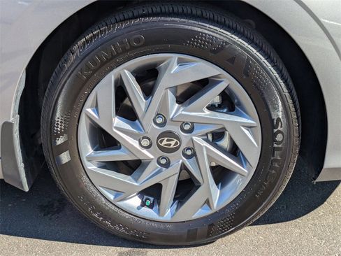 Certified 2024 Hyundai Elantra SEL image 10