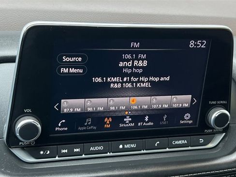 Used 2023 Nissan Rogue SV image 24