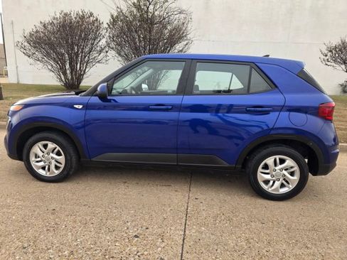 Used 2021 Hyundai Venue SE image 5