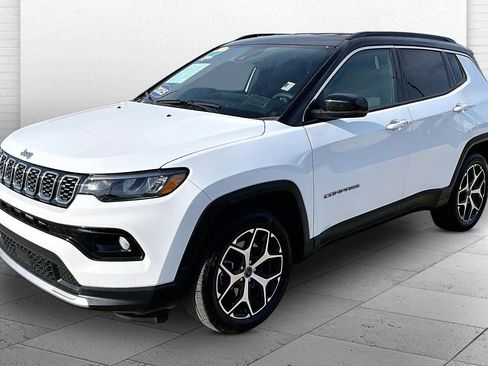 Used 2025 Jeep Compass Limited AWD/4WD image 3
