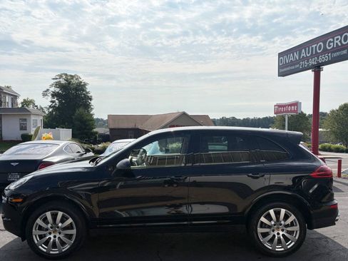 Used 2017 Porsche Cayenne Platinum Edition AWD/4WD image 4