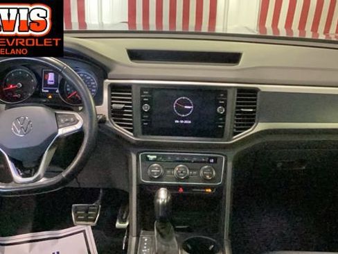 Used 2020 Volkswagen Atlas Cross Sport SE w/ Panoramic Sunroof Package AWD/4WD image 17
