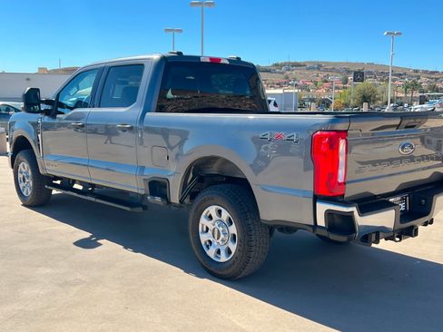 Used 2024 Ford F250 XLT image 3