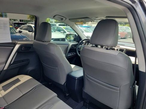 Used 2014 Toyota RAV4 LE FWD image 9