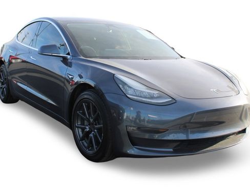 Used 2020 Tesla Model 3 Long Range image 3