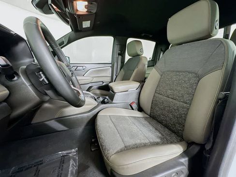 Used 2023 Chevrolet Colorado ZR2 image 12