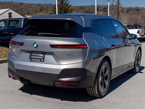 Used 2023 BMW iX xDrive50 w/ Premium Package AWD/4WD image 4