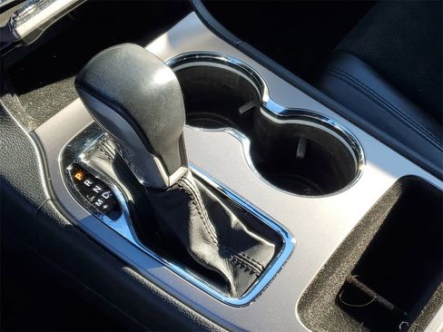 Used 2021 Jeep Grand Cherokee Laredo X image 19