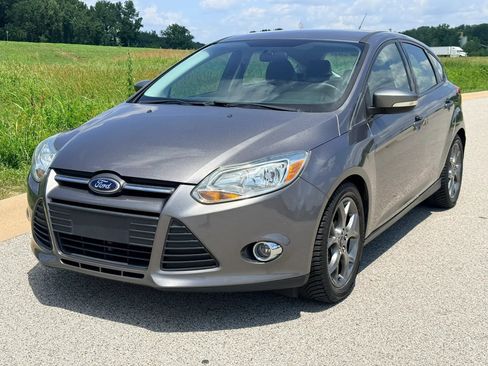 Used 2014 Ford Focus SE w/ Equipment Group 201A FWD image 10