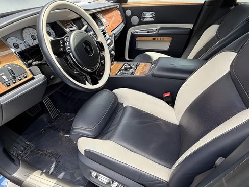Used 2019 Rolls-Royce Ghost RWD image 10