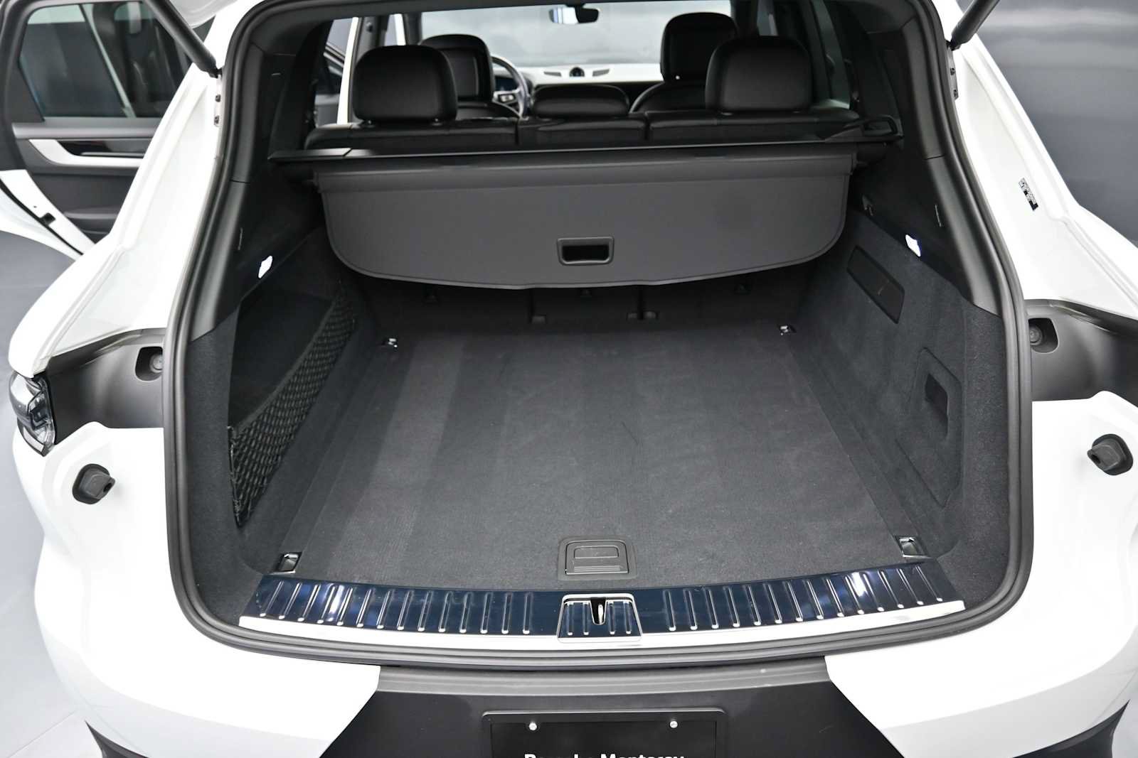 Certified 2024 Porsche Cayenne AWD/4WD image 19