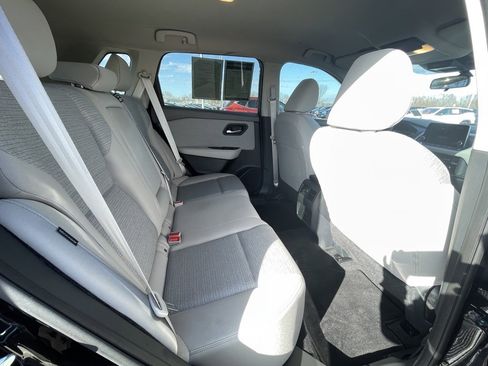 Used 2023 Nissan Rogue SV image 24