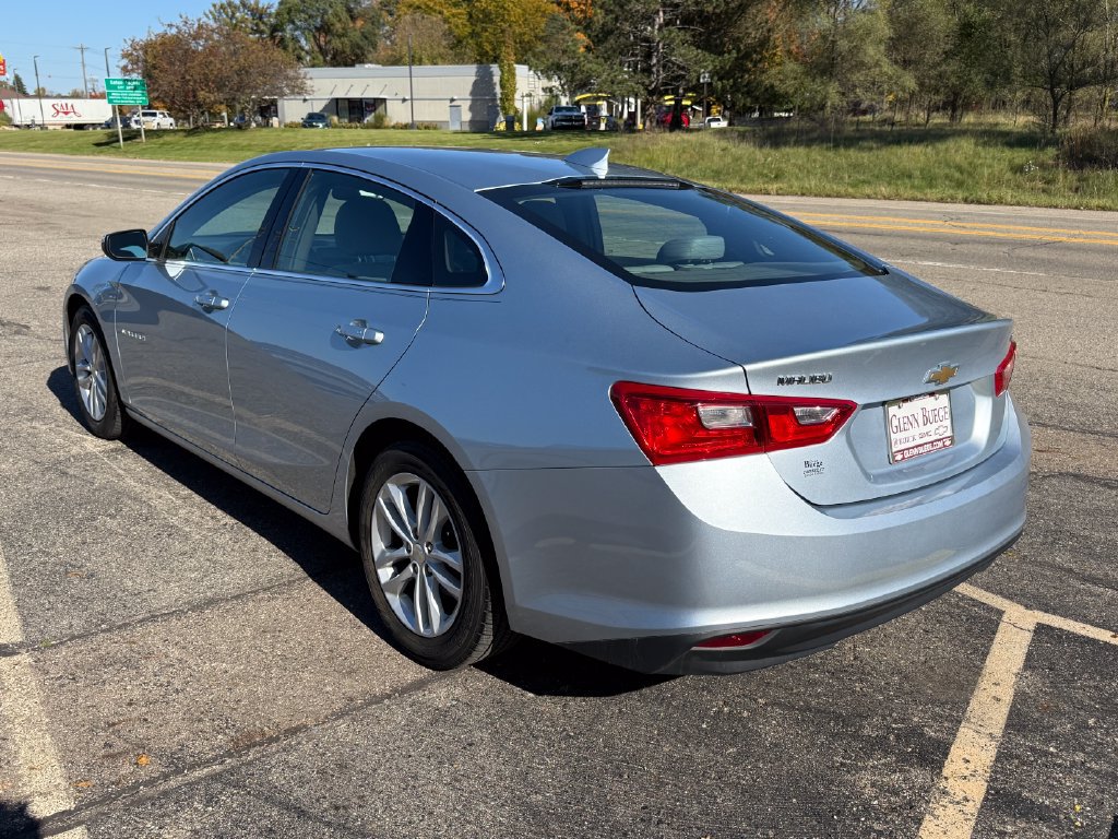 Certified 2017 Chevrolet Malibu LT w/ Leather Package FWD image 3