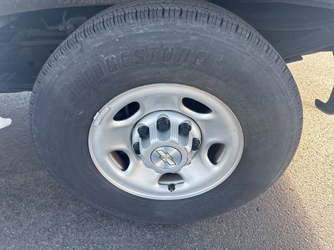 Used 2023 Chevrolet Express 2500 w/ Driver Convenience Package image 23