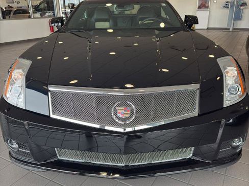 Used 2009 Cadillac XLR V w/ Weather Veil Package RWD image 2