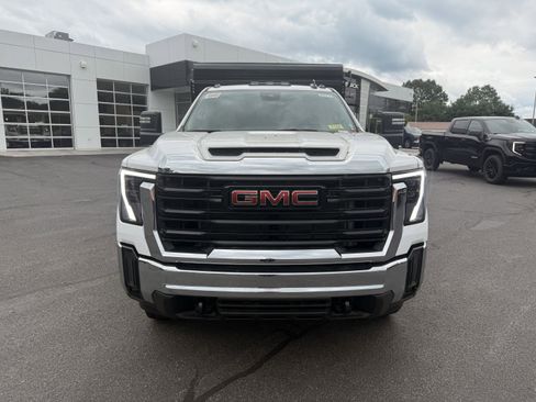 New 2025 GMC Sierra 3500 Pro w/ Convenience Package image 6
