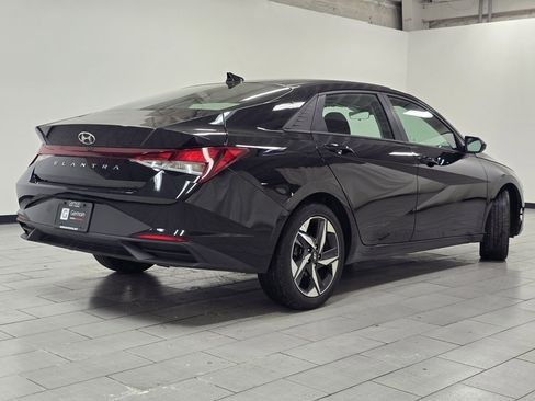 Used 2023 Hyundai Elantra SEL w/ Convenience Package image 15