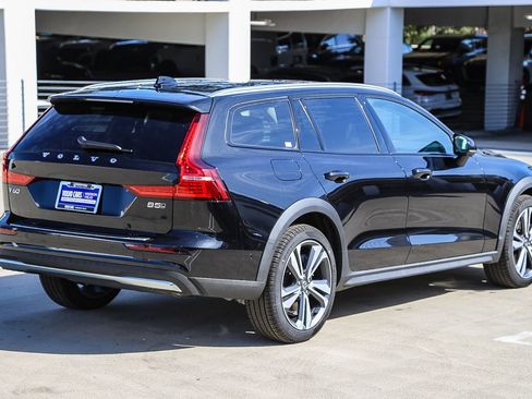 New 2026 Volvo V60 B5 Cross Country Plus w/ Protection Package AWD/4WD image 8