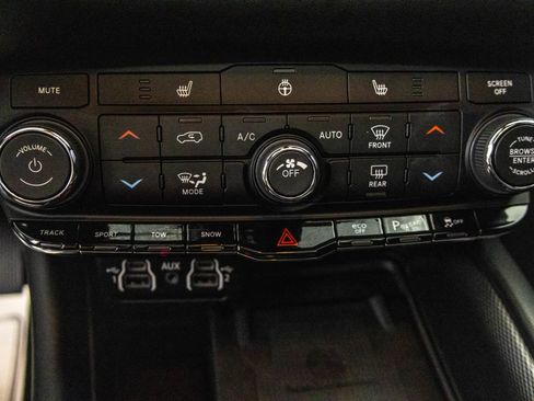 Used 2022 Dodge Durango R/T w/ Tow 'N Go Package image 29