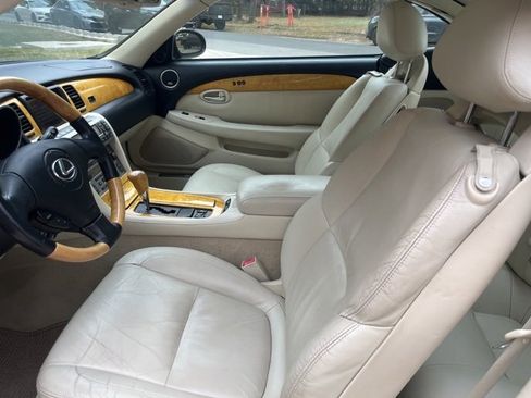 Used 2002 Lexus SC 430 Convertible image 7